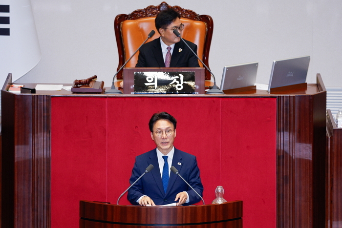 origin_추경안통과정부측인사말하는김민석총리.jpg