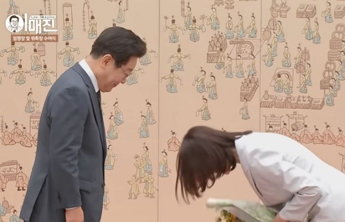 신임 국무총리 부인 ‘폴더인사’에 이재명 대통령이 보인 반응