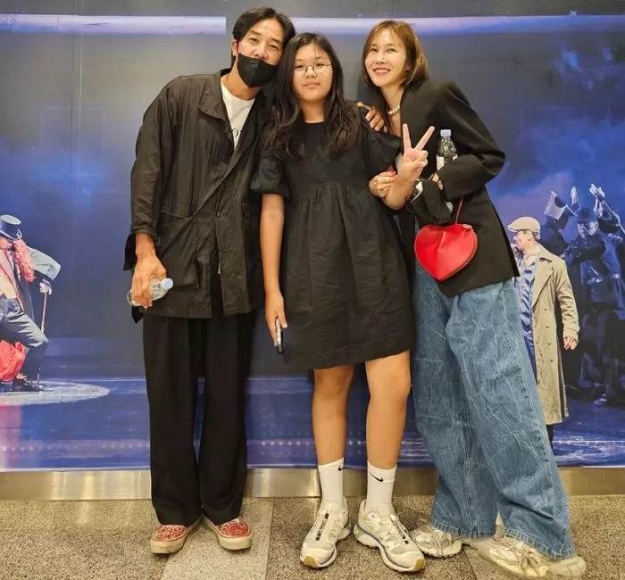 왼쪽부터 배우 엄태웅, 엄지온 양, 발레리나 윤혜진 / Instagram 