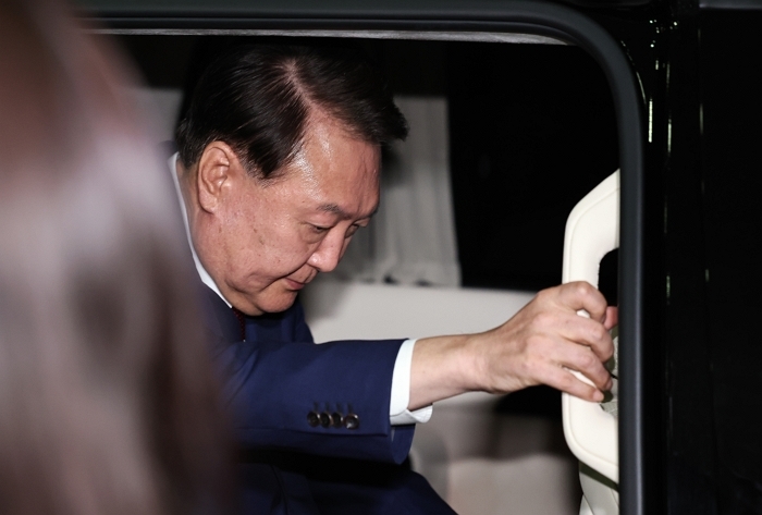 origin_윤석열전대통령2차조사마치고귀가.jpg