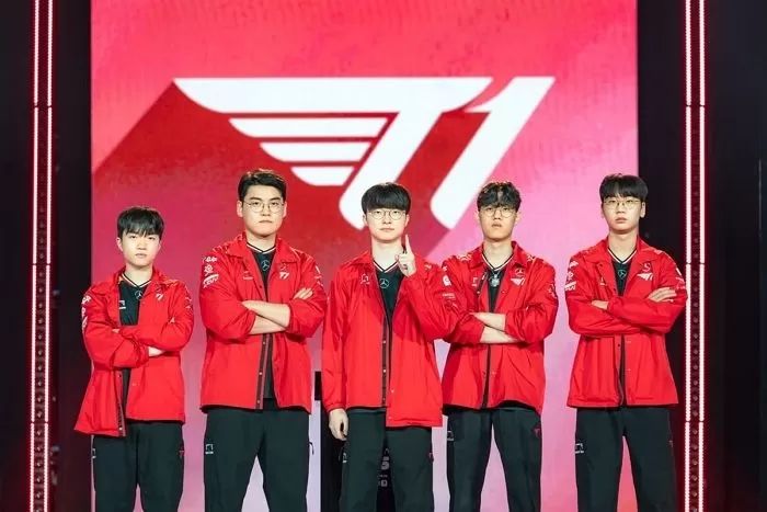 “또 너희냐”... BLG 3:0으로 격파한 T1, 결승행 티켓 놓고 젠지와 맞붙는다