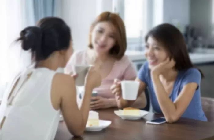 “제발 혼자 나와줘”... 모임에 매번 아기 데리고 나오는 친구 때문에 생긴 일