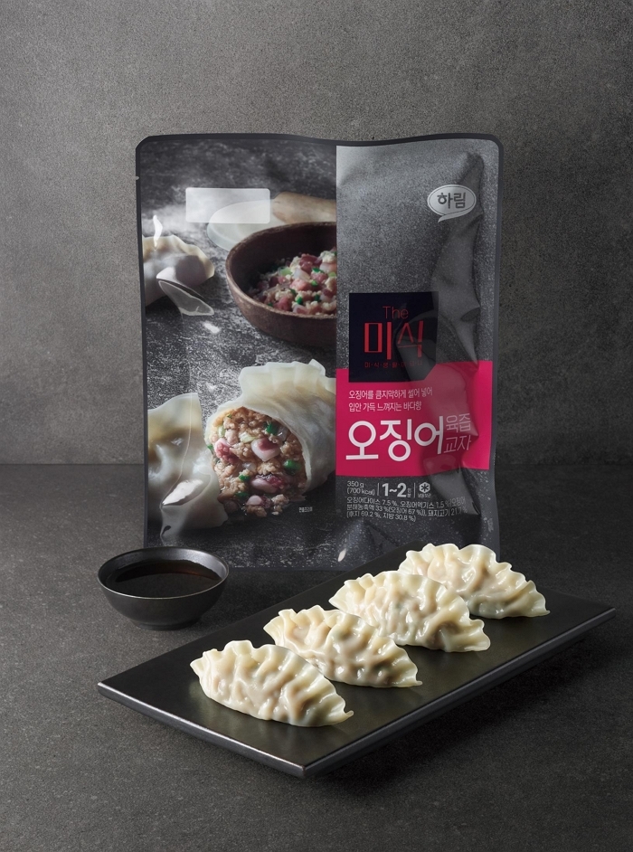 쫄깃한 오징어+진한 육즙... 하림 더미식 ‘오징어교자’ 나왔다