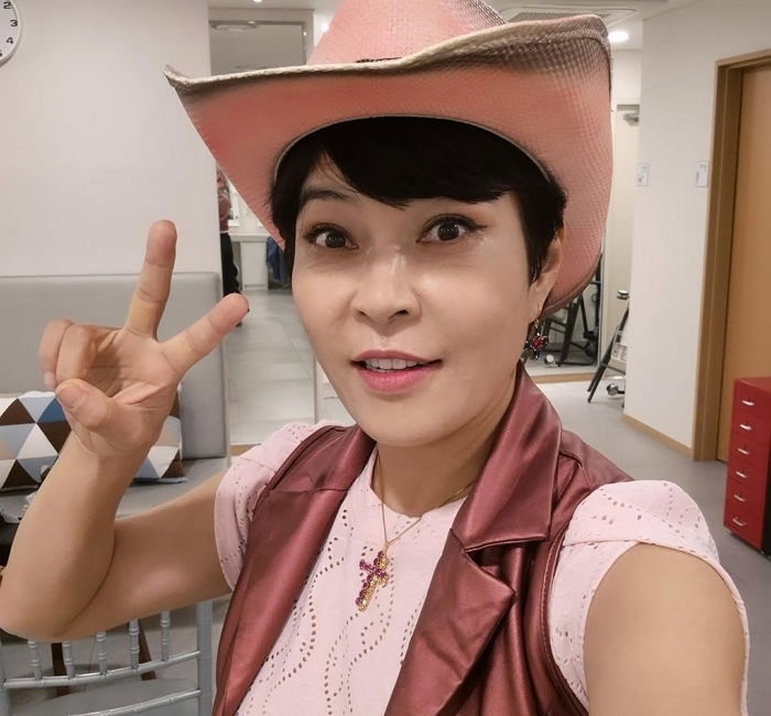 오늘의 패션~~내일낮12시 빠나나날라 음원이 공개되요!!넘 좋다 ㅋ 기대박두~~♡♡#빠나나날라 #라밤바 #크로스바이제이.jpg