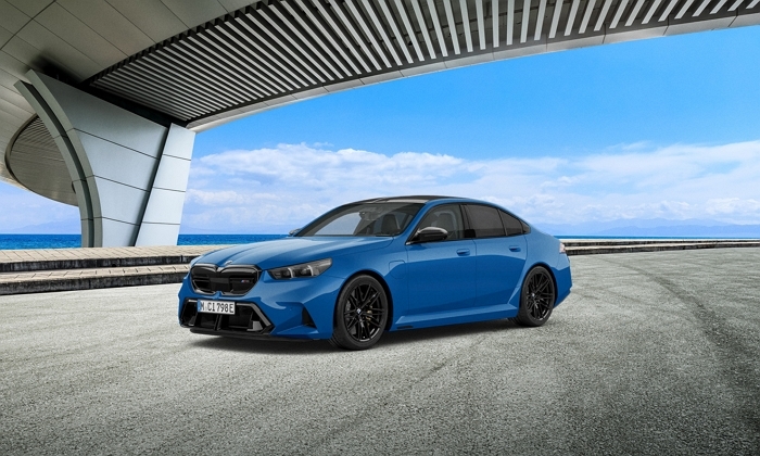 사진4- BMW M5 젠시안 블루 에디션.jpg
