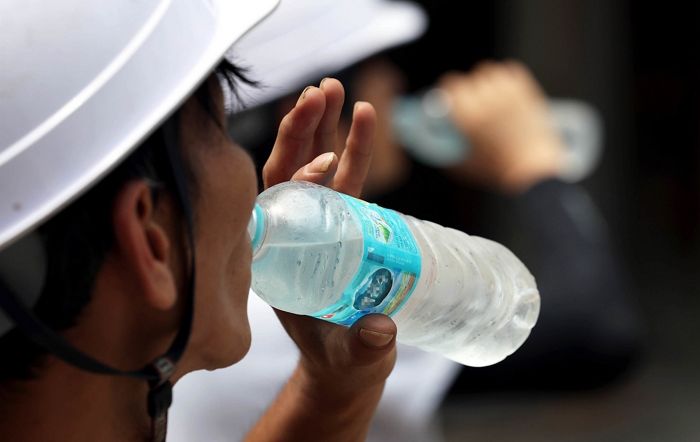 출근 첫날 무더위에 쓰러져 숨진 이주 노동자... 연이은 폭염에 민노총이 내놓은 대책