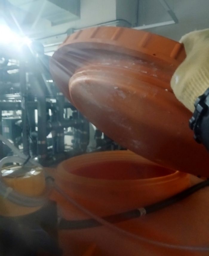 대단지 아파트 수영장서 ‘염소’ 누출... 주민 11명 증상 심해 병원 이송