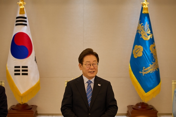 origin_李대통령사회갈등격화…종교역할중요교계지도자들과오찬.jpg