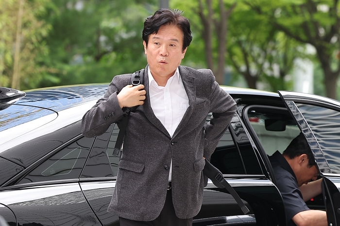 origin_인사청문회준비사무실로출근하는김영훈장관후보자.jpg