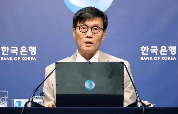 origin_통화정책방향기자간담회서발언하는이창용총재.jpg