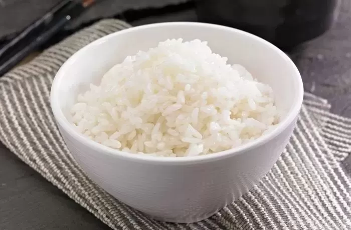 아침에 ‘흰쌀밥’ 먹으면 얼굴 못생겨진다... 얼굴 매력도 확 떨어져 (연구)