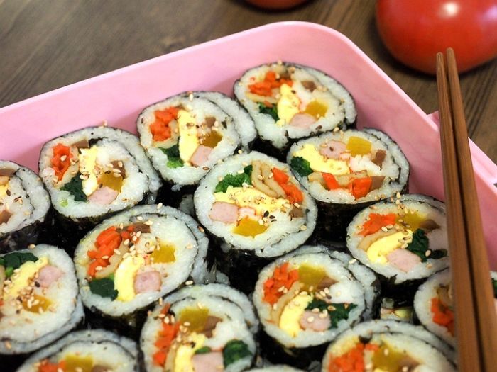 김밥천국에서는 두 줄도 먹기 힘든데 엄마가 싸주면 10줄 먹을 수 있는(?) '엄마표 김밥'