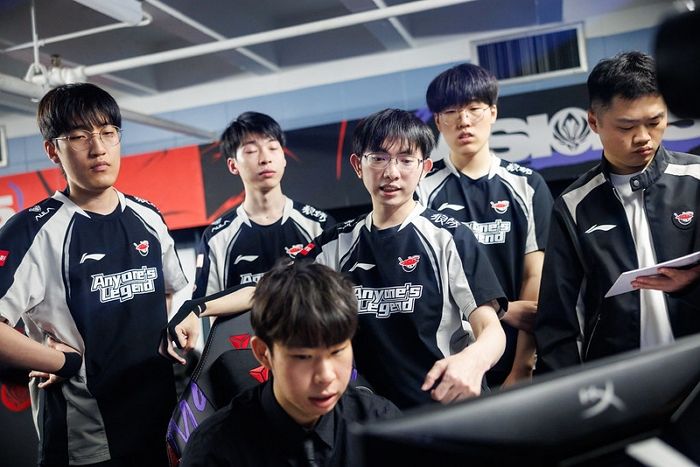 LPL 내전서 ‘강호’ BLG 꺾고 올라온 AL... 내일(12일) T1과 맞대결