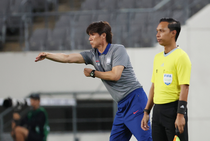 홍명보 대한민국 축구 국가대표팀 감독이 11일 오후 경기 용인시 처인구 용인미르스타디움에서 열린 2025 동아시아축구연맹(EAFF) E-1 챔피언십 남자부 대한민국과 홍콩의 경기에서 작전지시 하고 있다. 2025.7.11/뉴스1
