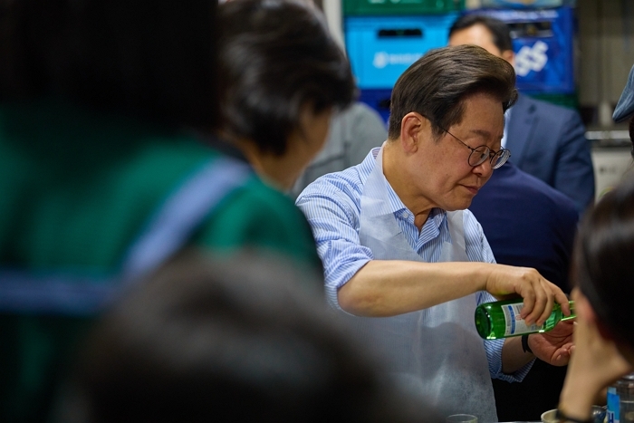 origin_종로구고깃집찾아외식하는이재명대통령.jpg