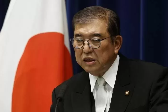 “국민은 돈 없어 허덕이데”... 고기 꽉찬 ‘황제 라멘’ 먹었다가 폭격당하는 일본 총리
