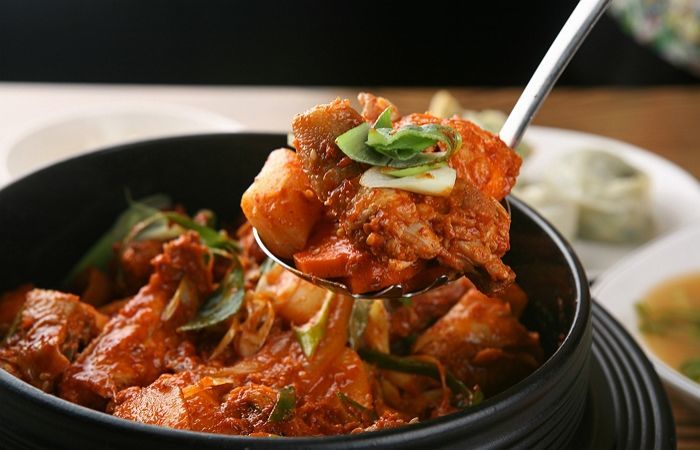 이태원 클럽 확진자,이태원 클럽발 코로나,창동 확진자 동선,창동 닭볶음탕,창동 10번 확진자