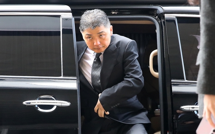 origin_법원도착한카카오김범수.jpg
