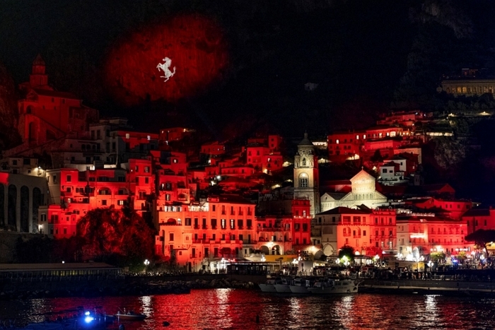 페라리, 이탈리아 아말피 해안서 신형 ‘페라리 아말피’ 공개