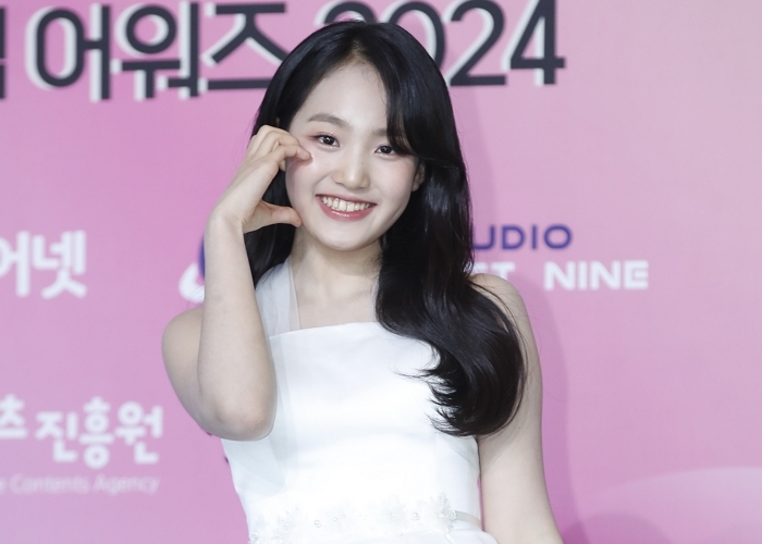 origin_김태연샤방샤방볼하트.jpg