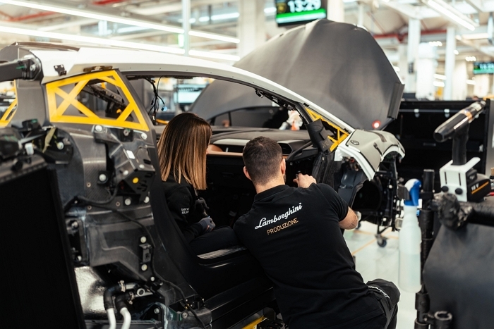 이미지_오토모빌리 람보르기니, 브랜드 역사상 첫 지속가능성보고서 발간 (2).jpg
