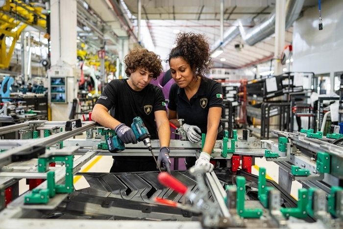 이미지_오토모빌리 람보르기니, 브랜드 역사상 첫 지속가능성보고서 발간 (3).jpg