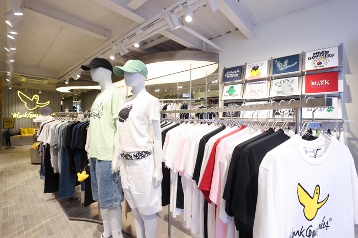 [참고 이미지_03] 마크곤잘레스 명동 플래그십 스토어 1층 전경.jpg