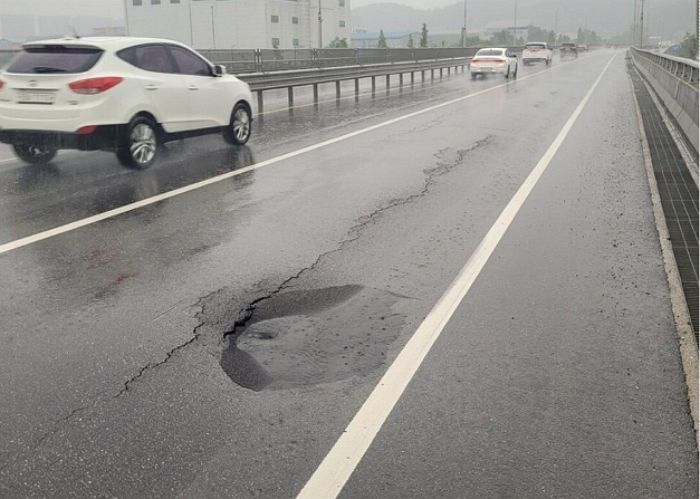 붕괴 하루 전 올라온 ‘오산 옹벽붕괴’ 경고 글... “대놓고 무너지려 했다” (증거 사진)