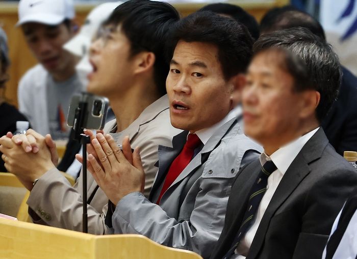 국민의힘, ‘전한길 입당’에 발칵... 송언석, 반발 이어지자 결국