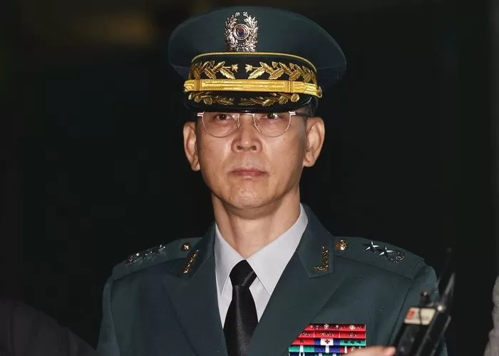 김용대 드론작전사령관이 17일 오전 서울 서초구 서울고등검찰청에 마련된 내란특검 사무실에 무인기 침투 의혹 등 외환 혐의 관련 조사를 받기 위해 출석하고 있다. 2025.7.17 / 뉴스1
