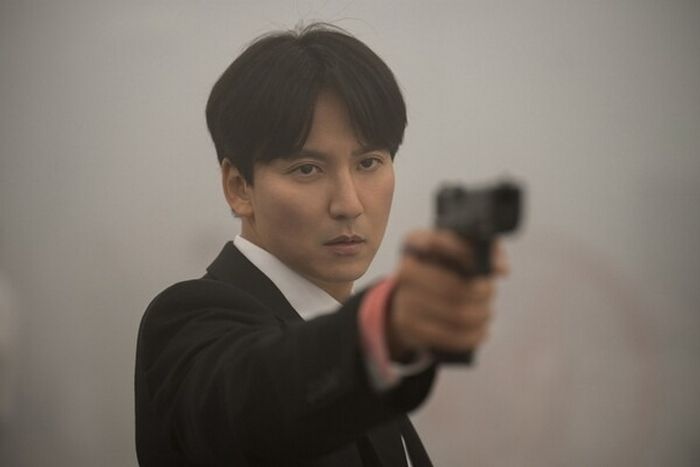 넷플릭스 총기 재난 액션 ‘트리거’, 오늘(22일) 팬 이벤트 방송 취소... 인천 사제총기 살인 여파인가