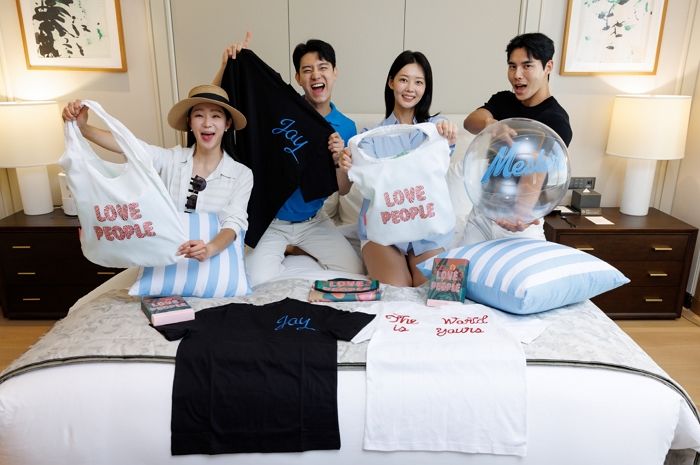 한정판 굿즈 맛집 됐네... 파라다이스시티, ‘미국 팝아트 작가’ 조엘 메슬러와 컬래버