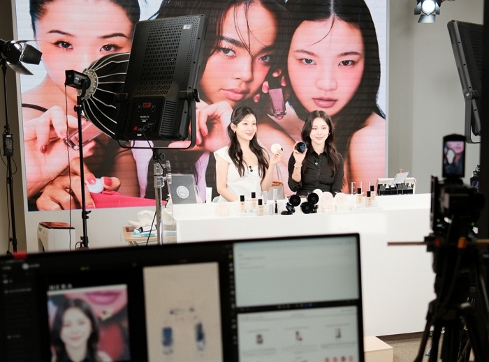 아모레퍼시픽, 업계 최대 라이브커머스 판매고 기록... “누적 방송 5000회, 판매 1000억 돌파”