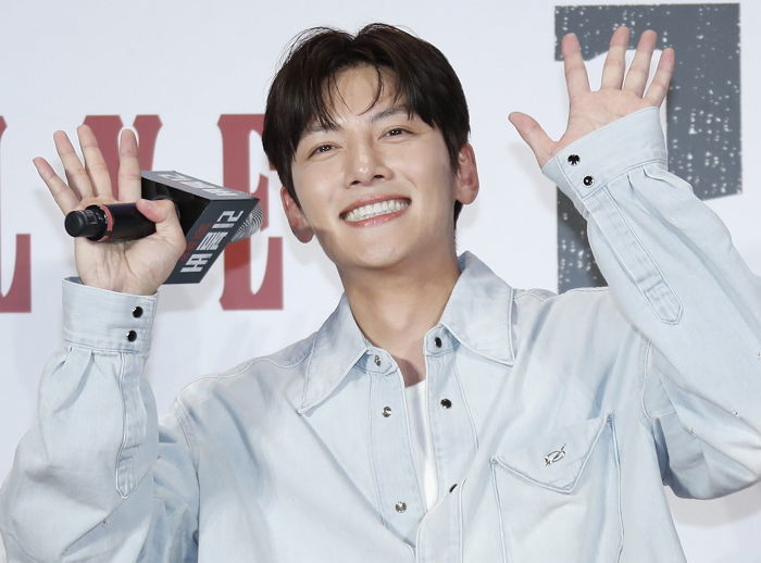 지창욱, 훈훈한 미담 전해졌다... “기가 막힌 타이밍에 우는 아이 손 잡아줘, 오빠 덕에 살았다”