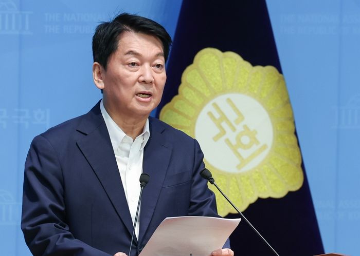 ‘단일화’ 해줬던 안철수... “尹 들이받고 싶었어, 다 줄듯 하더니 복지장관 딱 한번 제안”