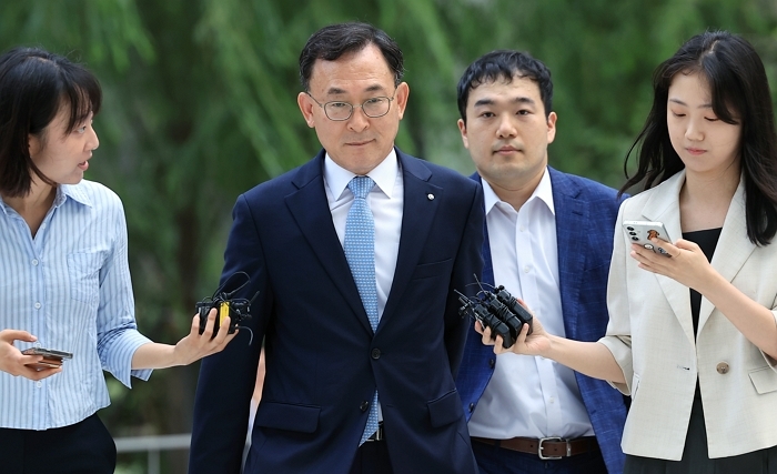 origin_옅은미소띤소환출석.jpg