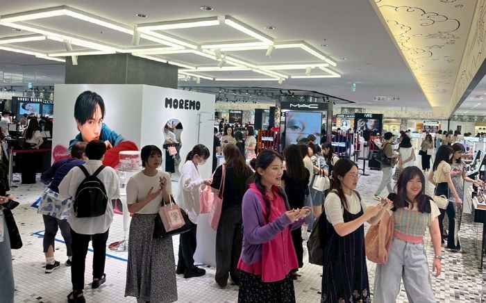 시부야가 들썩!... 모레모, 日 국민배우 ‘켄토’와 함께 도쿄 심장부 집중 공략