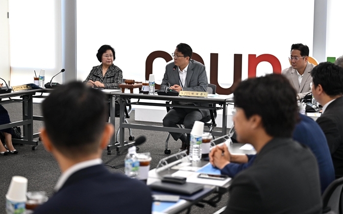 [쿠팡 이미지 2]쿠팡이 23일 기업의 사회적 책임을 보다 체계적이고 지속가능하게 수행하기 위해 사회공헌위원회를 공식 출범했다. 있다 (2).JPG