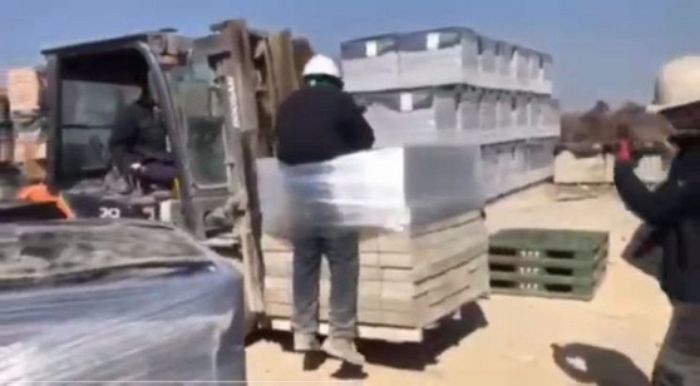 “잘못했다고 해”... 이주노동자 지게차에 매달고 가혹행위 한 한국인 동료들