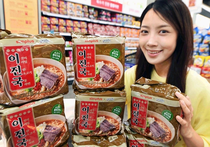 ‘가성비 甲’ PB라면으로 대박 난 홈플러스, 소고기 국물 라면 ‘이진국’으로 행보 이어가