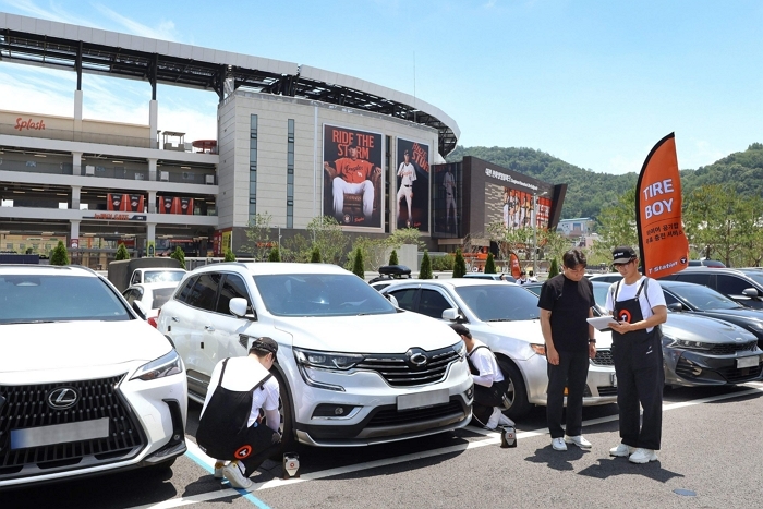 한국타이어, 여름 휴가철 맞아 고속도로 타이어 무상점검 실시