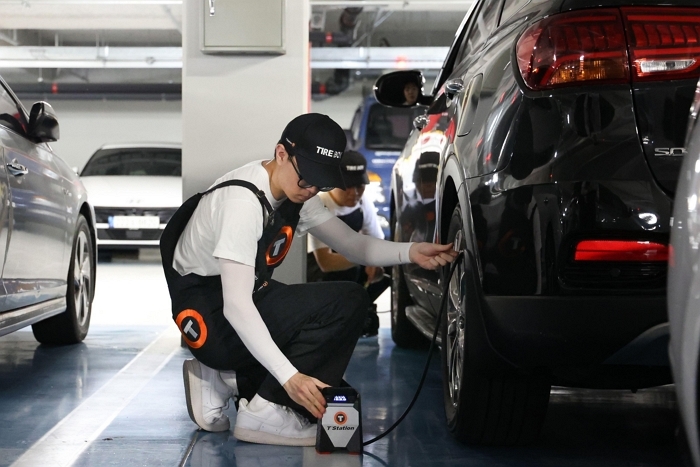 [사진자료2] 타이어 안전점검 캠페인 참고 이미지.jpg