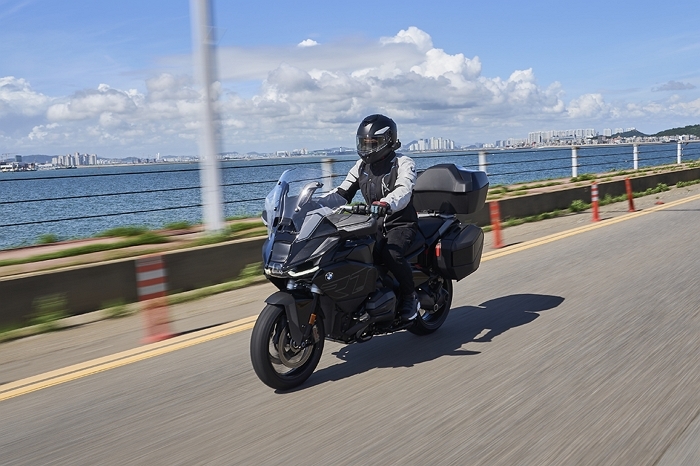 사진4-BMW 모토라드, 럭셔리 투어링 모터사이클 ‘뉴 R 1300 RT’ 공식 출시.jpg