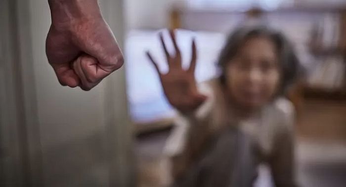 여친과 이별 후, “엄마 때문에 결혼 못했다”며 친모한테 ‘주먹질’한 30대 아들의 최후