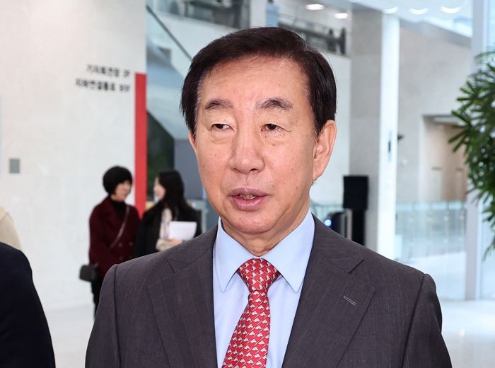 전한길이 “뇌물죄 범죄자” 조롱하자... 김성태 “버르장머리 없는 세치혀”