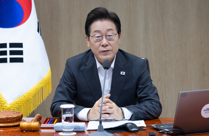 origin_李대통령국민죽어가는데음주가무정신나간공직자엄히단속.jpg