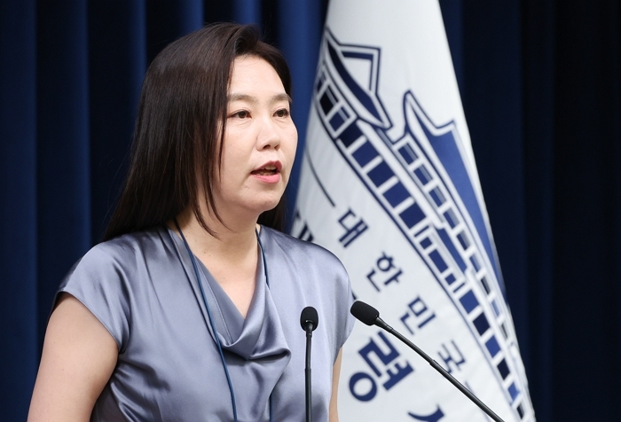 origin_대통령실강선우강훈식비서실장에사퇴의사전달.jpg