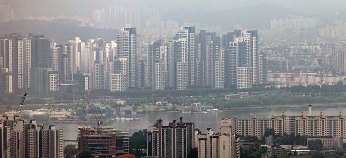 강남 부자들, 팔지 않고 ‘물려준다’... 증여 폭증 이유는