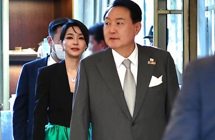 origin_대통령실윤대통령부부나토순방사진추가공개 (1).jpg