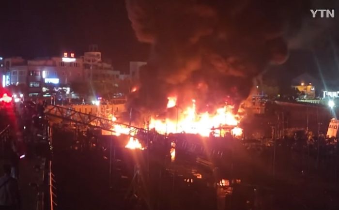 태안 신진항 정박중인 어선 5척서 ‘화재’ 발생... 선박 2백여 척 긴급 대피